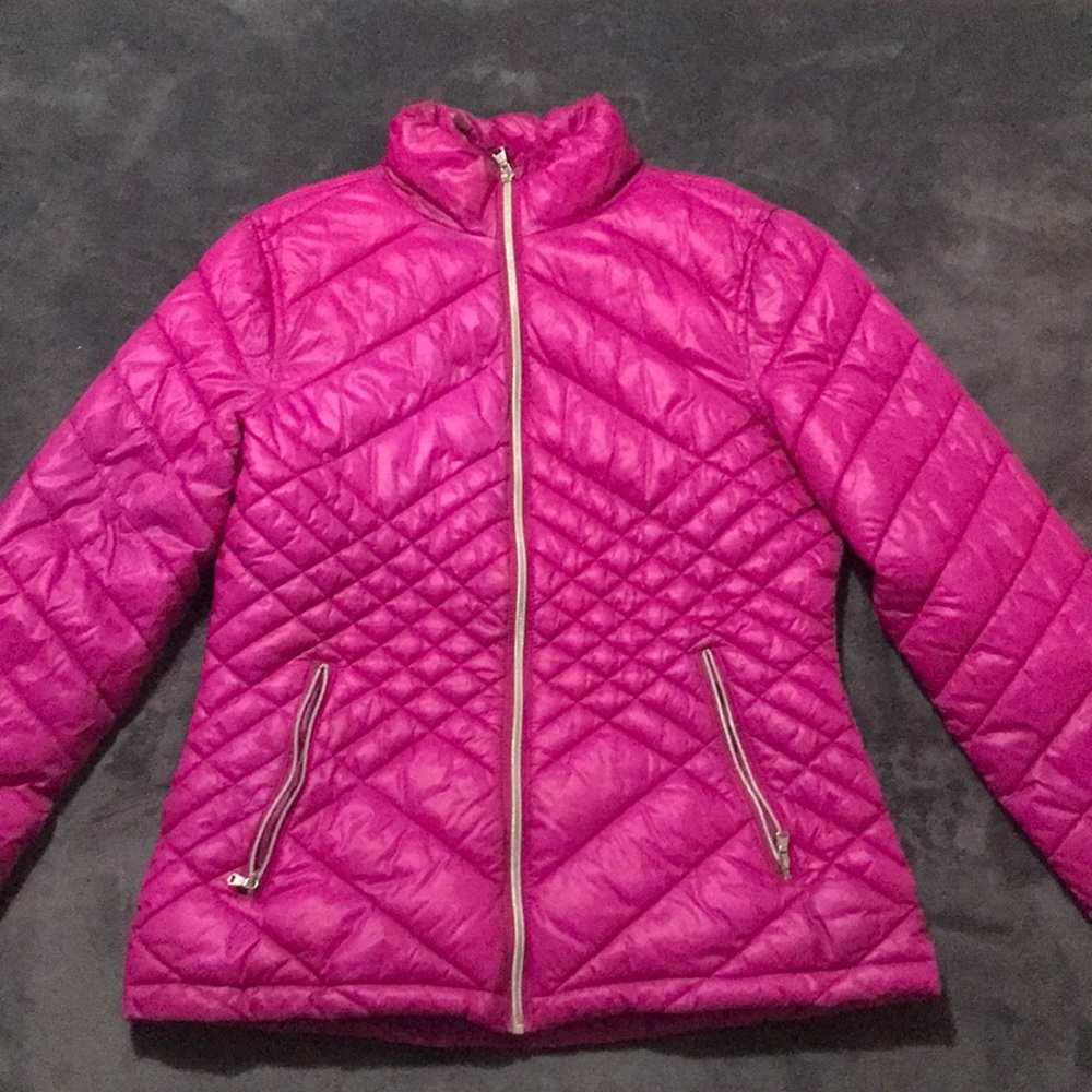 I’m selling a jacket that is s and pink